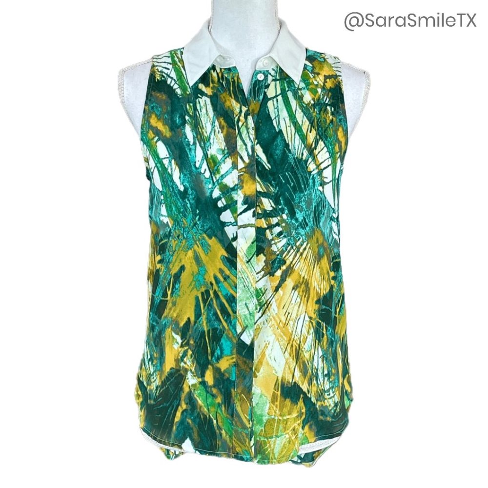 MOSSIMO Abstract Print Sleeveless Button Down Top